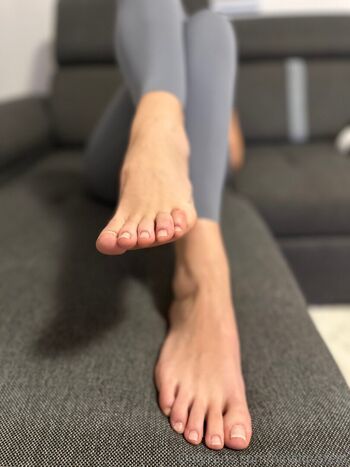 ninaluvsfeet