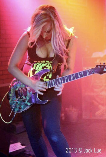 Nita Strauss