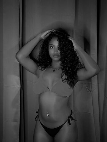 Nude Antilles