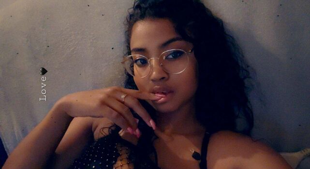 Nude Antilles