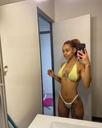Nude Mym