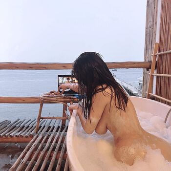 nuninal_22 / kninu.0880 / Kaewkan Kunlamon