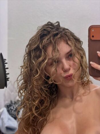 Oana Gregory