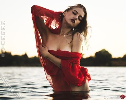 Octavia Red