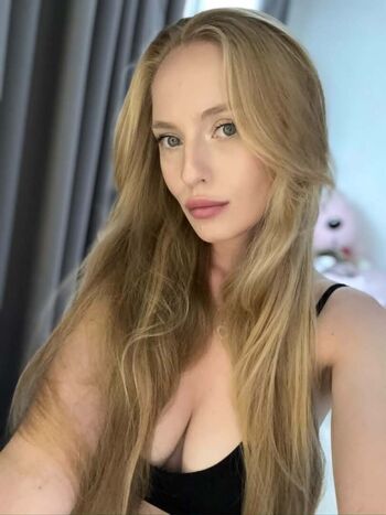 Oksana Neveselaya