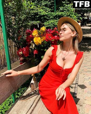 Olia Tira