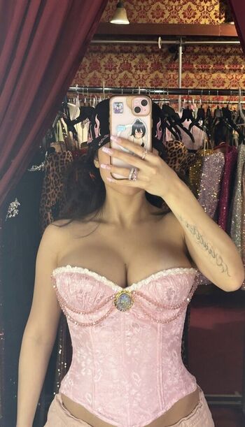 Paloma Mami