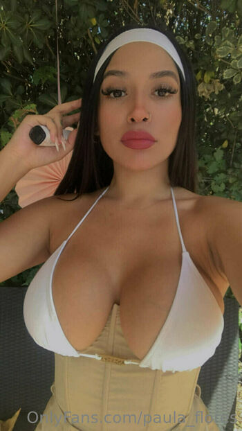 paula_flores