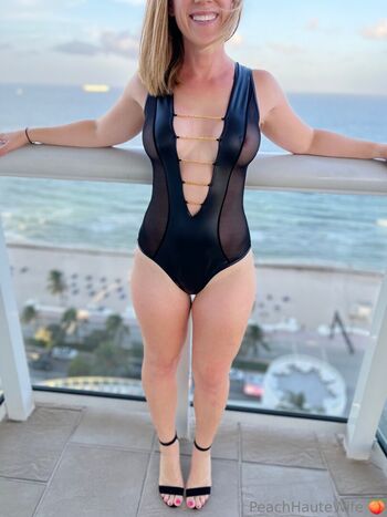 peachhautewife