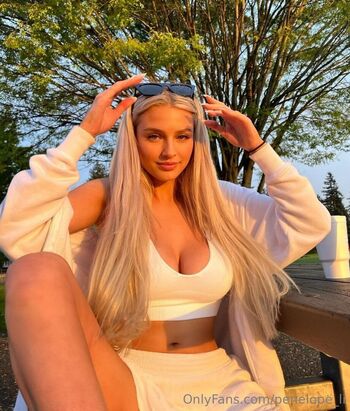 penelope_li
