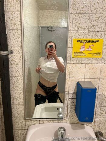 Petite Peach