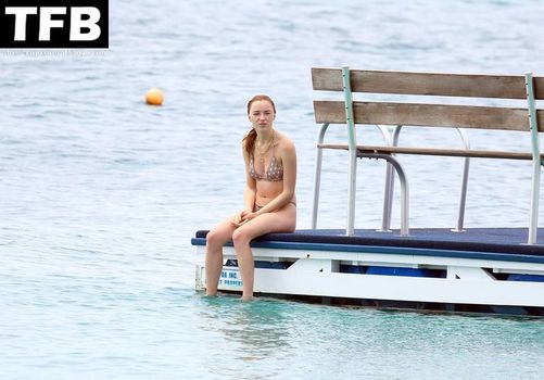 Phoebe Dynevor