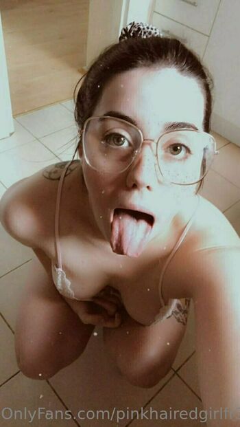 pinkhairedgirlfr33