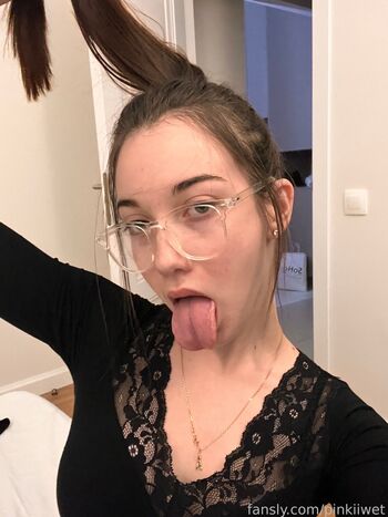 pinkiiwet