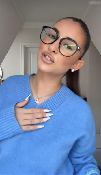 Pkshelenaofficial