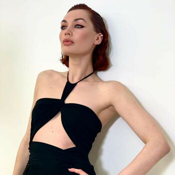 Poppy Corby Tuech