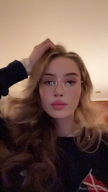 porcelaingoirl
