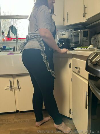 preg_mom_of_twins