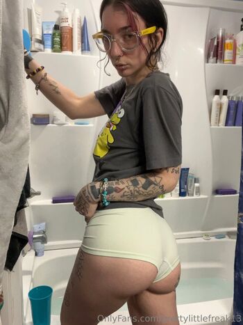 prettylittlefreak13