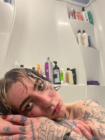prettylittlefreak13