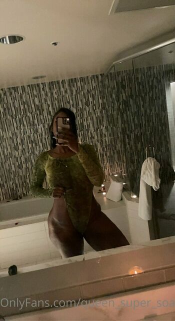 queen_super_soaker