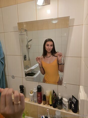 queenathenaxxx
