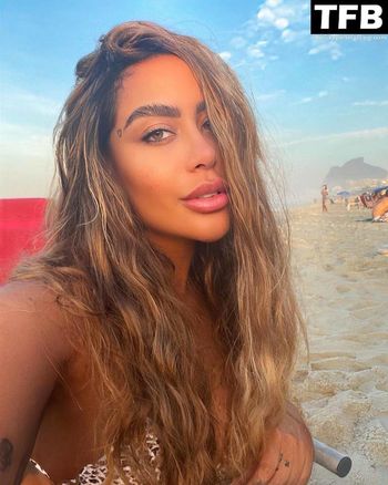 Rafaella Santos