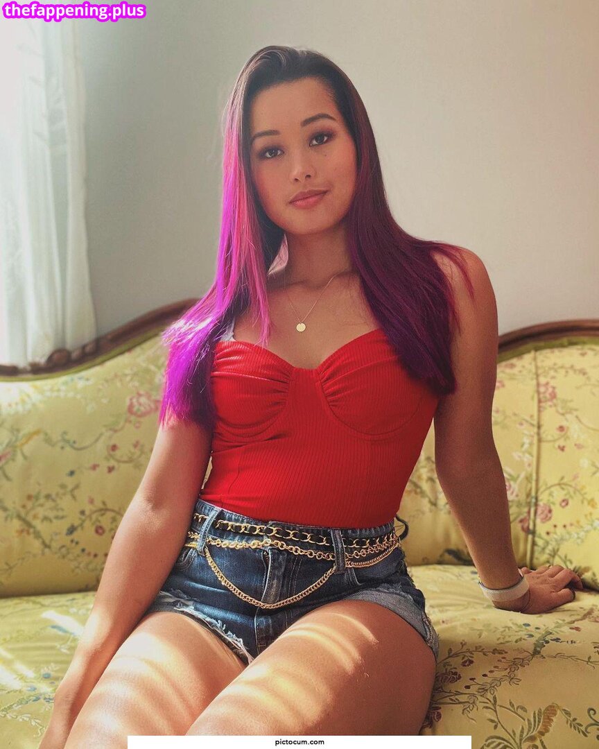 Raquel Lily
