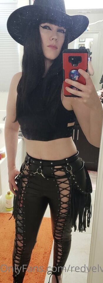 redvelvetwoman