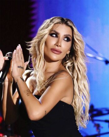 İrem Derici