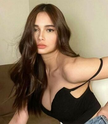 Rhen Escano