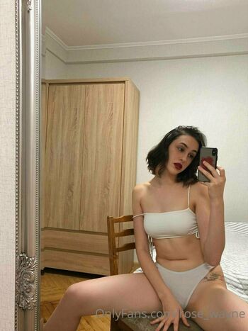 rose_wayne