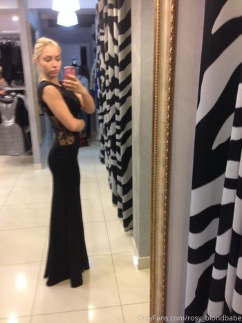 rosy_blondbabe