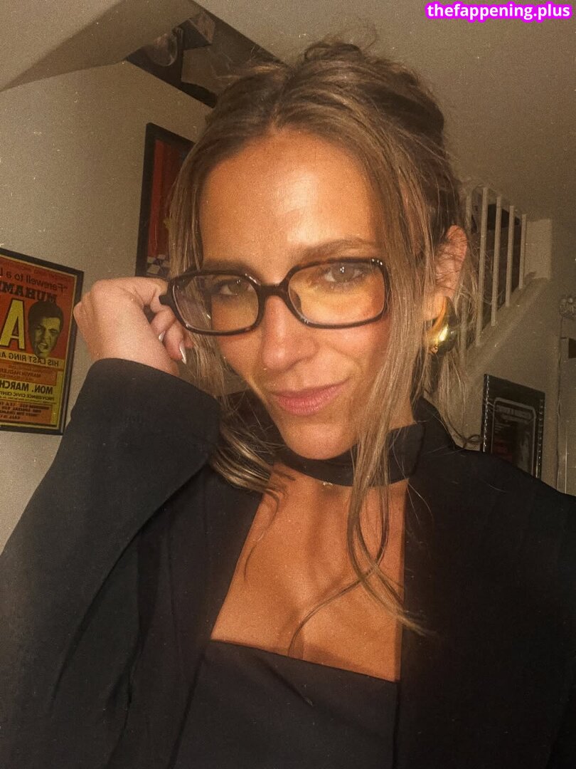 Roxy Striar