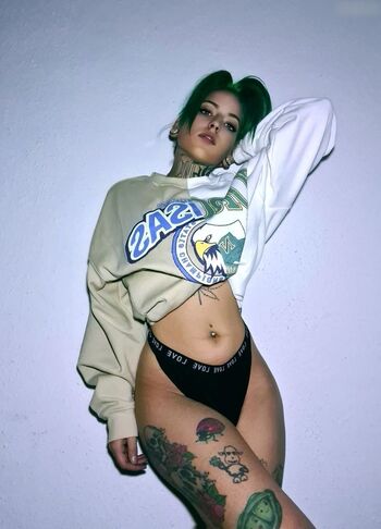 Roxy_Wayne
