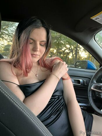 ryliefoxx_free