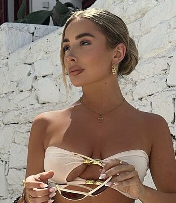 Saffron Barker