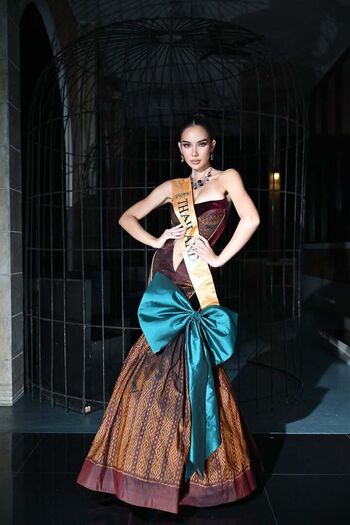 Saffron Maya Snook