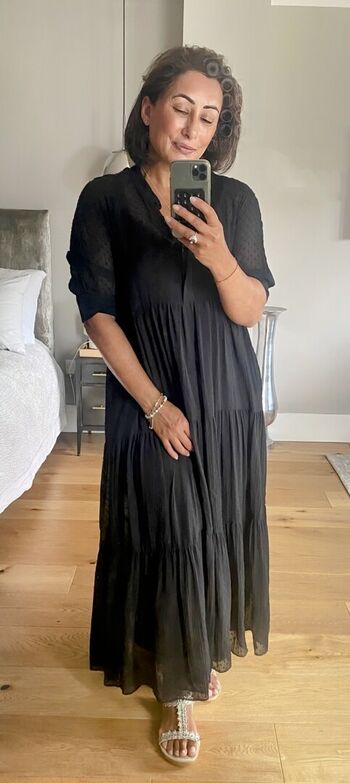 Saira Khan