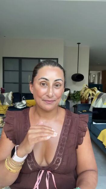 Saira Khan