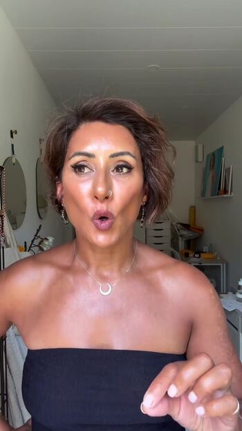 Saira Khan