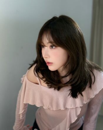 Sakura Miyawaki 宮脇 咲良