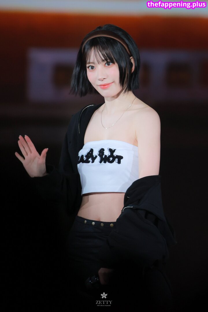 Sakura Miyawaki 宮脇 咲良