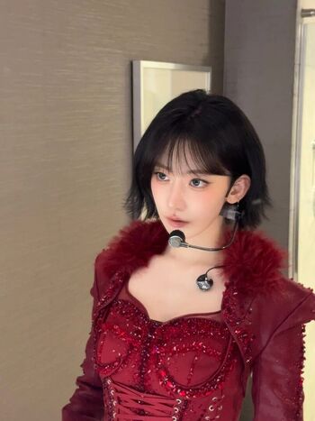 Sakura Miyawaki 宮脇 咲良