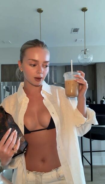 Samantha Riehl