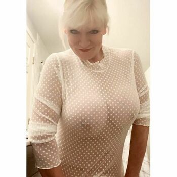 Sandie Lee