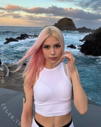 Sarahtoninx9_