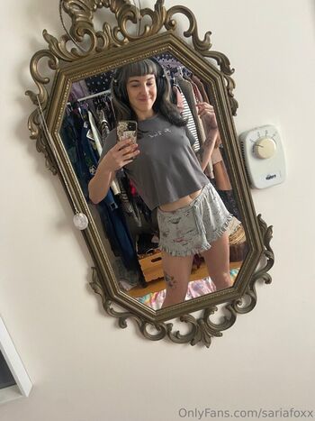 sariafoxx