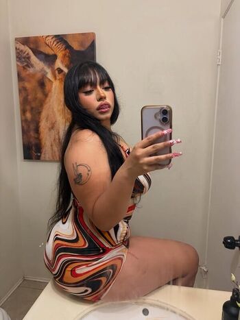 saucyysuzzy