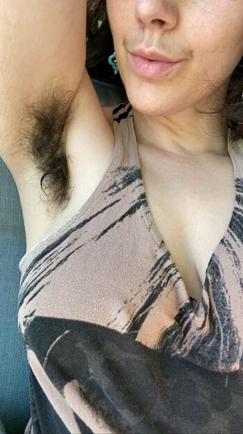 scarlet_labelle